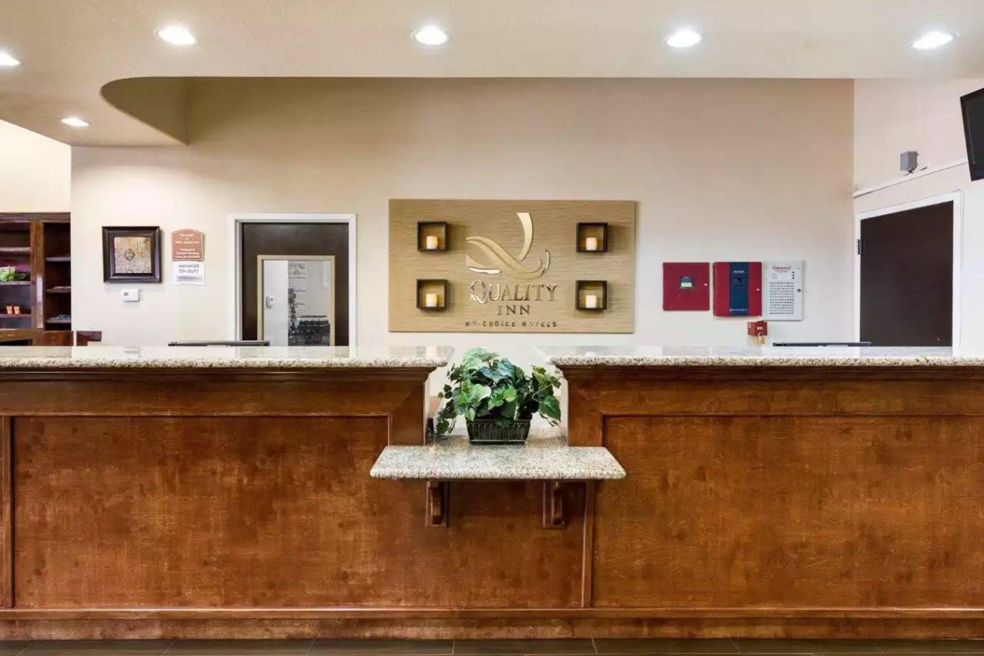 Quality Suites Houston Nw Cy-Fair Jersey Village Exterior photo